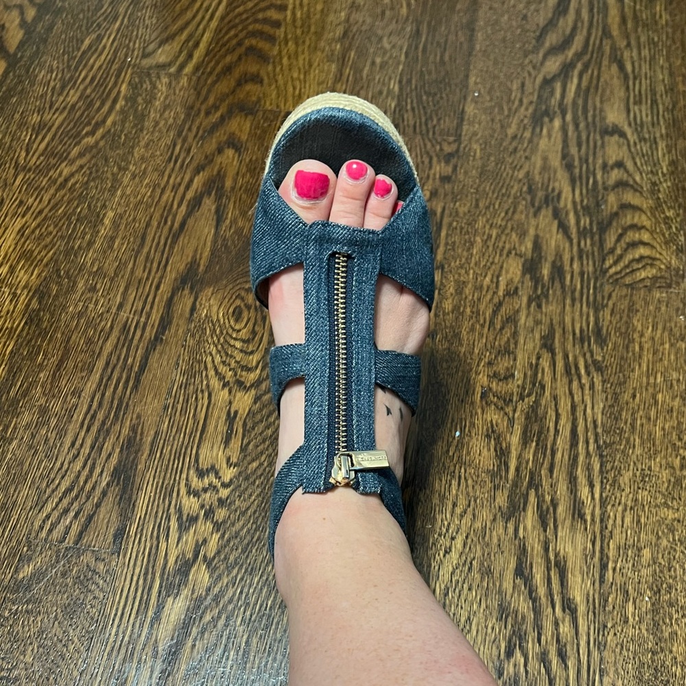 Michael Korrs Denim with gold zip wedges! Size 9!